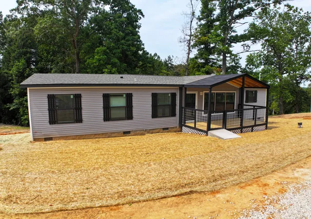Photo 1 of Single family home for sale at 161 Kenway Dr, Irvine, KY 40336 | MLS# 26021955 | Listing updated on 2026-09-08