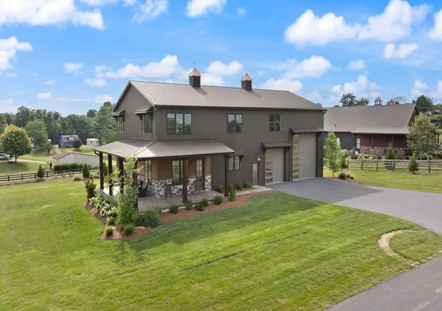 Photo 1 of Single family home for sale at 33 Trey Dr, Jamestown, KY 42629 | MLS# 26022262 | Listing updated on 2026-09-08