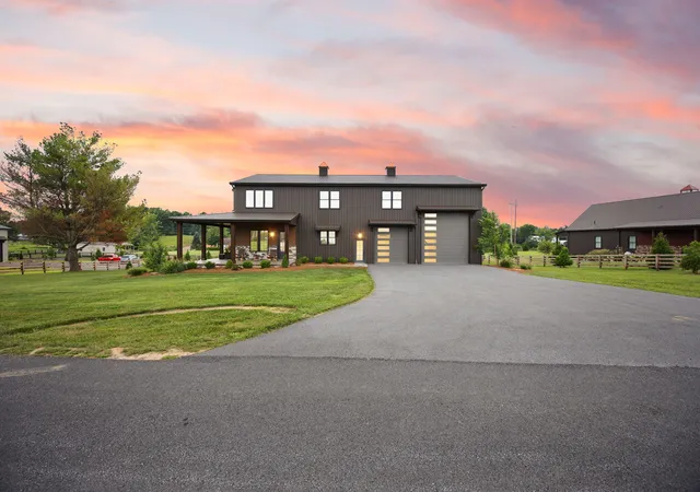 Photo 2 of Single family home for sale at 33 Trey Dr, Jamestown, KY 42629 | MLS# 26022262 | Listing updated on 2026-09-08