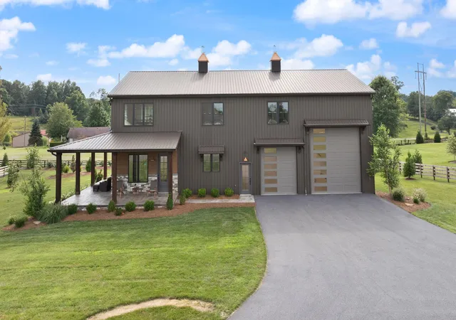 Photo 3 of Single family home for sale at 33 Trey Dr, Jamestown, KY 42629 | MLS# 26022262 | Listing updated on 2026-10-02