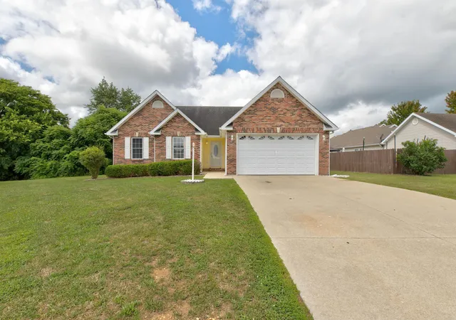 Photo 1 of Single family home for sale at 404 Sundown Ct, Mount Sterling, KY 40353 | MLS# 26021869 | Listing updated on 2026-09-03