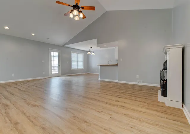 Photo 4 of Single family home for sale at 404 Sundown Ct, Mount Sterling, KY 40353 | MLS# 26021869 | Listing updated on 2026-09-03