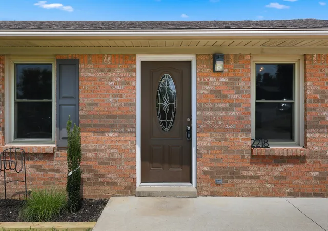 Photo 3 of Sale Pending at 2218 Woodford Dr, Richmond, KY 40475 | MLS# 26021905 | Listing updated on 2026-09-22
