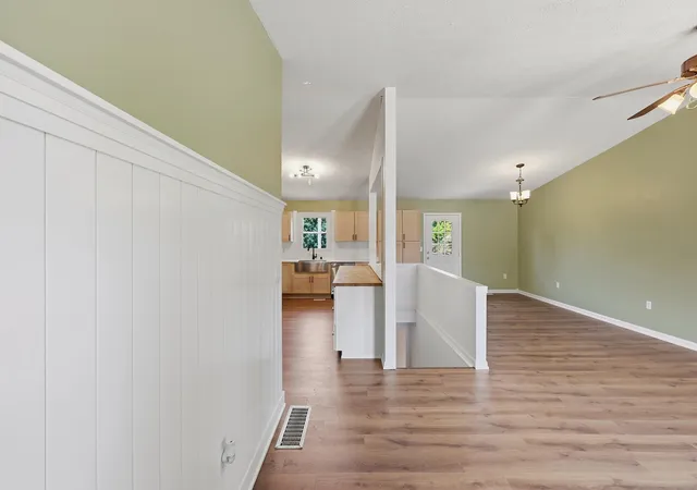 Photo 4 of Sale Pending at 2218 Woodford Dr, Richmond, KY 40475 | MLS# 26021905 | Listing updated on 2026-09-22