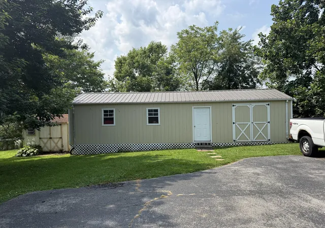 Photo 3 of Single family home for sale at 213 Maplewood Dr, Lancaster, KY 40444 | MLS# 26021878 | Listing updated on 2026-09-16