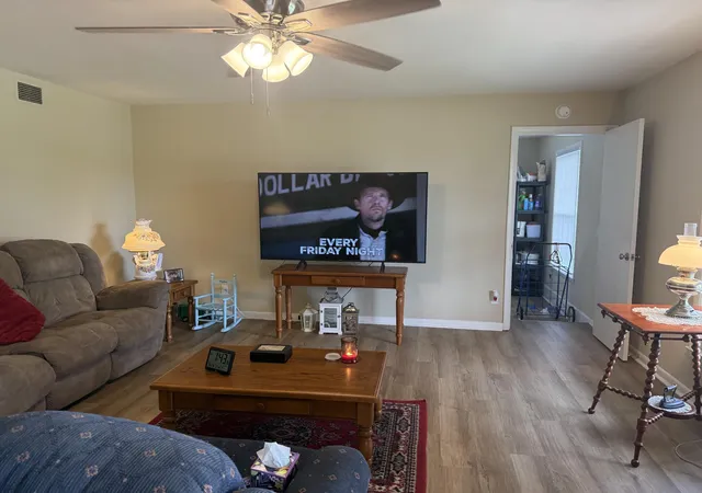 Photo 3 of Single family home for sale at 213 Maplewood Dr, Lancaster, KY 40444 | MLS# 26021878 | Listing updated on 2026-09-27