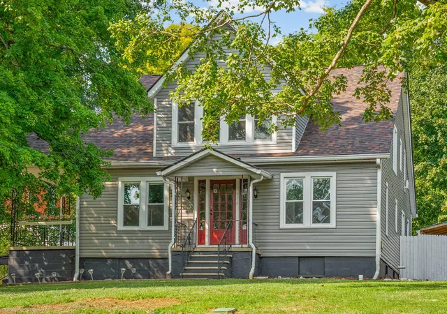 Photo 1 of Single family home for sale at 714 E 7th Street, Hopkinsville, KY 42240 | MLS# 26021860 | Listing updated on 2026-09-21