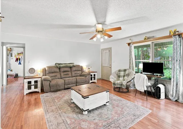 Photo 3 of Single family home for sale at 3472 Barge Is Rd, Benton, KY 42025 | MLS# 26022703 | Listing updated on 2026-09-07