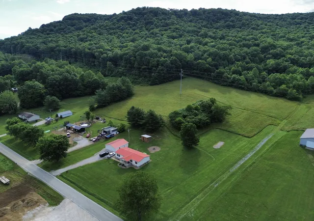 Photo 2 of Single family home for sale at 3149 Salt Lick Rd, Vanceburg, KY 41179 | MLS# 26021822 | Listing updated on 2026-09-21