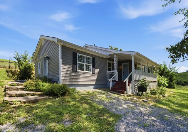 Photo 2 of Single family home for sale at 203 Fuzzy Duck Rd, Lancaster, KY 40444 | MLS# 26021837 | Listing updated on 2026-09-15