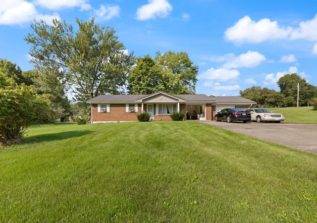 Photo 2 of Sale Pending at 11 Circle Dr, Somerset, KY 42501 | MLS# 26021846 | Listing updated on 2026-08-22
