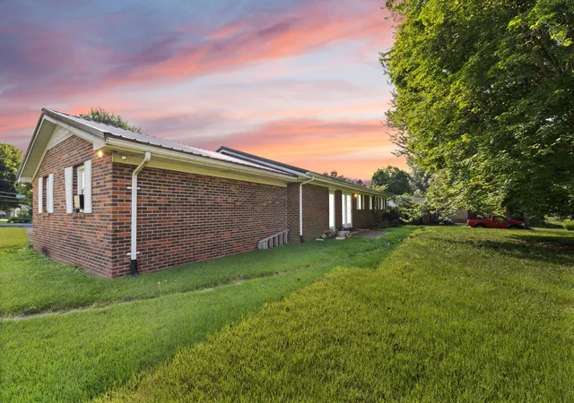 Photo 3 of Sale Pending at 11 Circle Dr, Somerset, KY 42501 | MLS# 26021846 | Listing updated on 2026-08-22