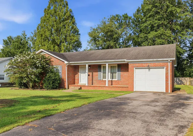Photo 2 of Sale Pending at 808 Broad St, Murray, KY 42071 | MLS# 26022165 | Listing updated on 2026-08-24