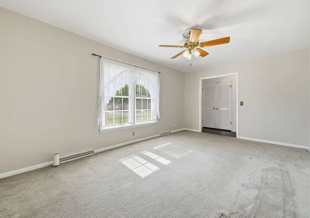 Photo 3 of Sale Pending at 808 Broad St, Murray, KY 42071 | MLS# 26022165 | Listing updated on 2026-08-24