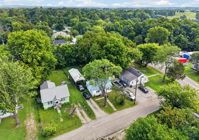 Photo 3 of Single family home for sale at 101 Legion Cir, Hopkinsville, KY 42240 | MLS# 26021852 | Listing updated on 2026-08-12