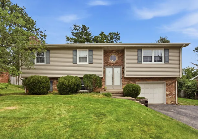 Photo 1 of Single family home for sale at 481 Severn Way, Lexington, KY 40503 | MLS# 26021990 | Listing updated on 2026-08-14