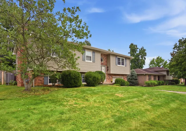 Photo 3 of Single family home for sale at 481 Severn Way, Lexington, KY 40503 | MLS# 26021990 | Listing updated on 2026-08-14