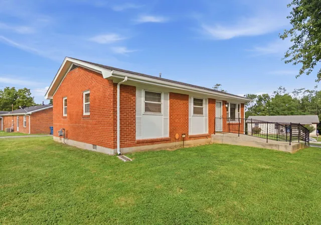 Photo 3 of Single family home for sale at 143 Spruce Ct, Winchester, KY 40391 | MLS# 26021903 | Listing updated on 2026-09-18