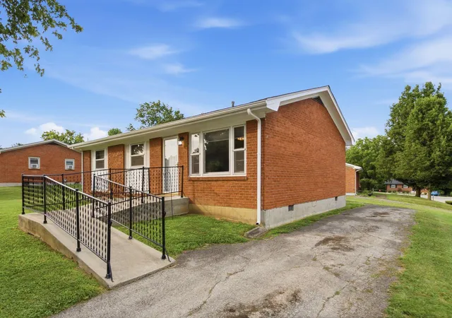 Photo 3 of Single family home for sale at 143 Spruce Ct, Winchester, KY 40391 | MLS# 26021903 | Listing updated on 2026-09-18