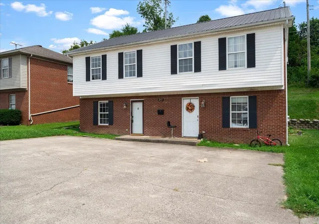 Photo 2 of Sale Pending at 217 Mcdaniel Dr #1-2, Richmond, KY 40475 | MLS# 26021988 | Listing updated on 2026-08-30