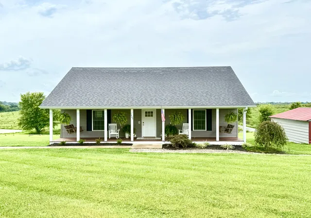 Photo 1 of Single family home for sale at 1465 Parksville Cross Pike, Danville, KY 40422 | MLS# 26022149 | Listing updated on 2026-08-18