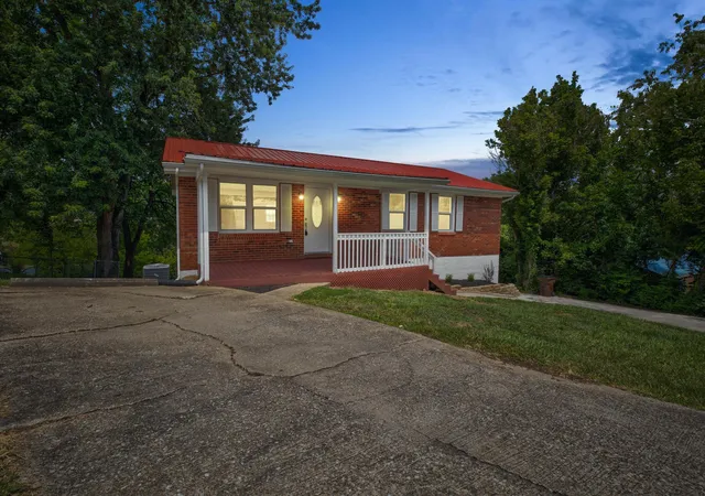 Photo 3 of Single family home for sale at 117 Azalea Ct, Mount Sterling, KY 40353 | MLS# 26021886 | Listing updated on 2026-09-28