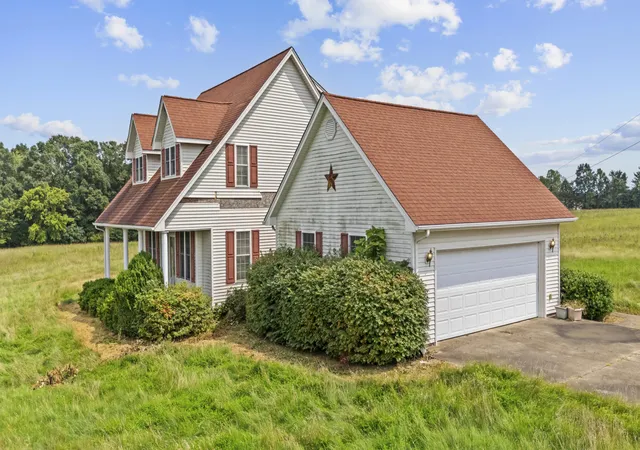 Photo 3 of Sale Pending at 3133 Farris Branch Rd, Wallingford, KY 41093 | MLS# 26022096 | Listing updated on 2026-08-26
