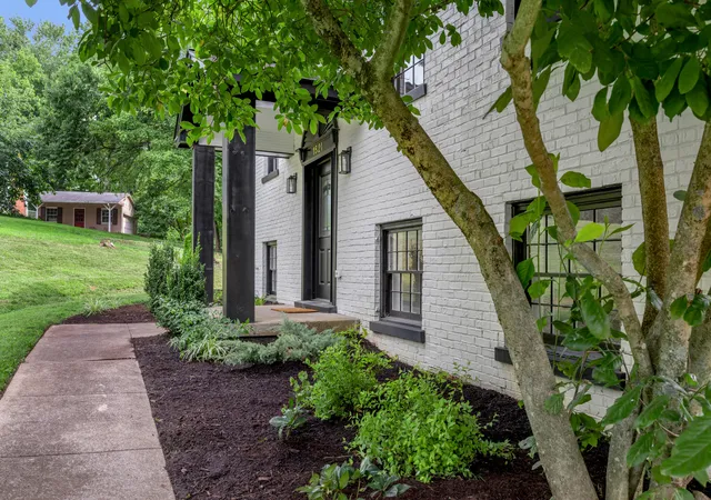 Photo 3 of Sale Pending at 1521 Pine Meadow Rd, Lexington, KY 40504 | MLS# 26021904 | Listing updated on 2026-09-10