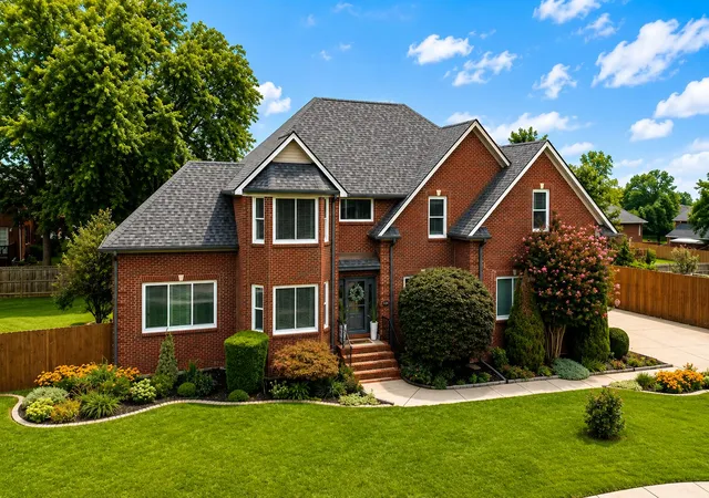 Photo 3 of Sale Pending at 608 Lacewood Ct, Berea, KY 40403 | MLS# 26022355 | Listing updated on 2026-08-23