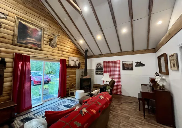 Photo 3 of Single family home for sale at 2789 Black Crk Rd, Clay City, KY 40312 | MLS# 26021992 | Listing updated on 2026-09-15