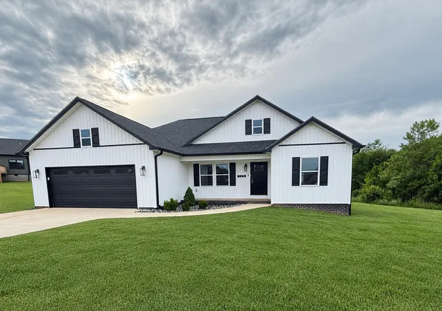 Photo 1 of Single family home for sale at 125 Sawgrass Ln, Harrodsburg, KY 40330 | MLS# 26021917 | Listing updated on 2026-09-10