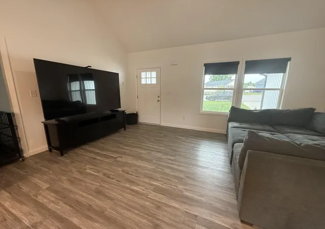 Photo 3 of Single family home for sale at 125 Sawgrass Ln, Harrodsburg, KY 40330 | MLS# 26021917 | Listing updated on 2026-09-10