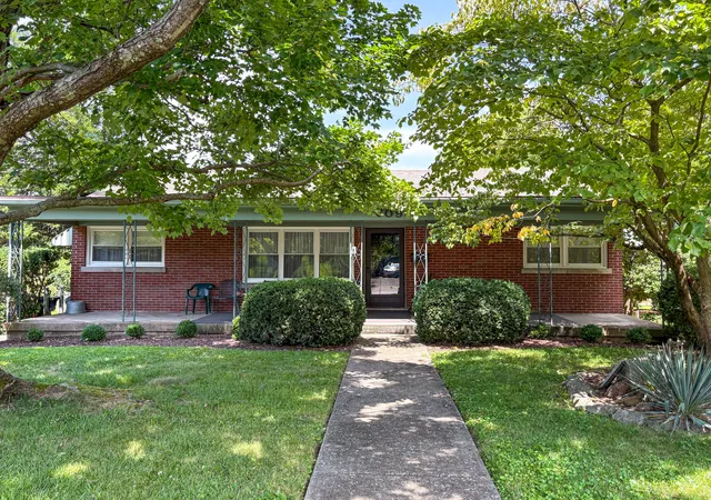 Photo 1 of Single family home for sale at 609 Portland Dr, Lexington, KY 40503 | MLS# 26022764 | Listing updated on 2026-09-14