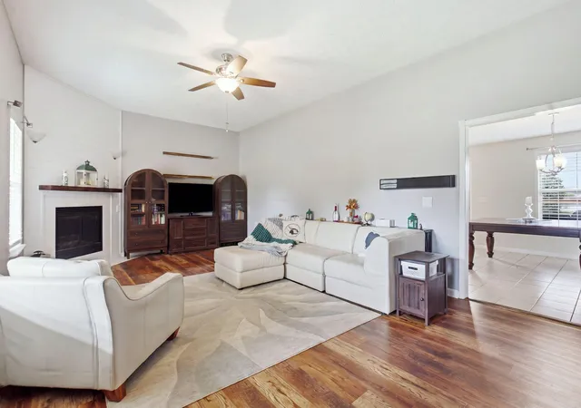 Photo 4 of Single family home for sale at 307 General Smith Dr, Richmond, KY 40475 | MLS# 26022542 | Listing updated on 2026-10-29
