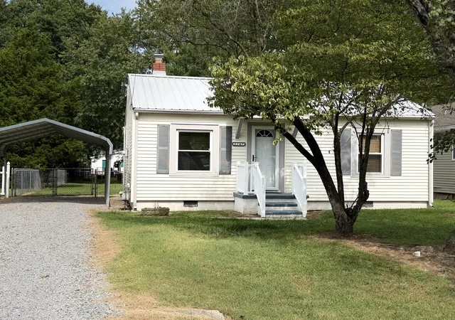 Photo 2 of Sale Pending at 2707 Fairmont St, Paducah, KY 42003 | MLS# 26021965 | Listing updated on 2026-08-25