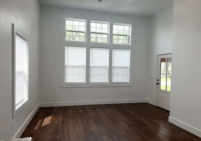 Photo 3 of Single family home for sale at 123 Oak St, Berea, KY 40403 | MLS# 26021940 | Listing updated on 2026-09-16