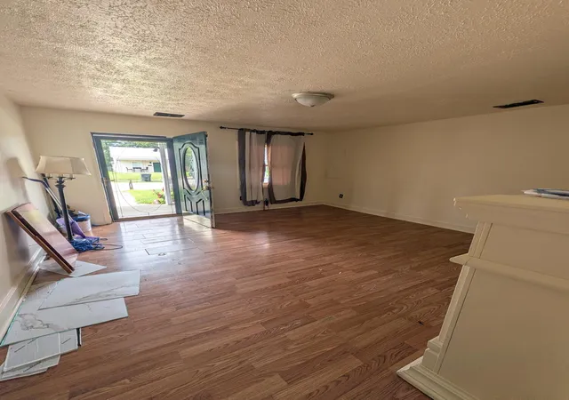 Photo 3 of Single family home for sale at 171 Arceme Ave, Lexington, KY 40505 | MLS# 26022097 | Listing updated on 2026-09-09