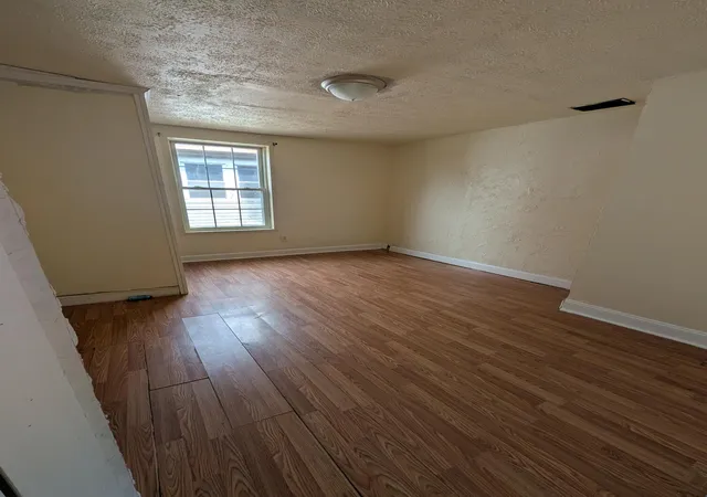 Photo 3 of Single family home for sale at 171 Arceme Ave, Lexington, KY 40505 | MLS# 26022097 | Listing updated on 2026-09-09
