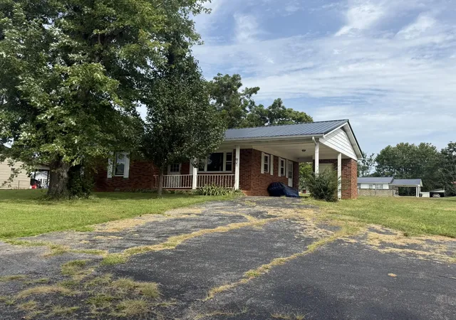 Photo 2 of Single family home for sale at 88 Adair St, Monticello, KY 42633 | MLS# 26022479 | Listing updated on 2026-08-27