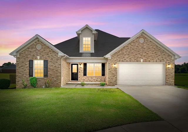 Photo 3 of Sale Pending at 609 Summerset Pl, Hopkinsville, KY 42240 | MLS# 26021964 | Listing updated on 2026-08-19