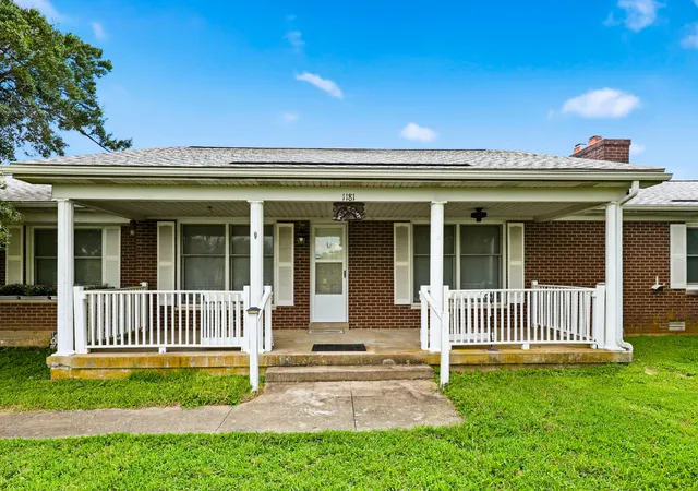 Photo 3 of Single family home for sale at 1181 Old Louisville Rd, Salvisa, KY 40372 | MLS# 26022917 | Listing updated on 2026-09-16