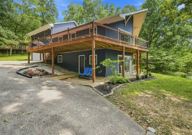 Photo 4 of Sale Pending at 262 Bayview Dr, Eddyville, KY 42038 | MLS# 26022139 | Listing updated on 2026-08-16