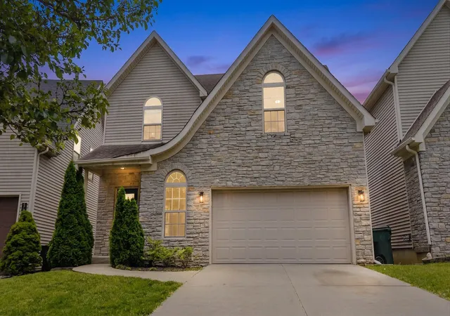 Photo 2 of Sale Pending at 3052 Roundway Dl Ln, Lexington, KY 40509 | MLS# 26021975 | Listing updated on 2026-10-13