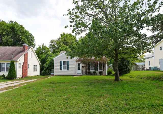 Photo 1 of Single family home for sale at 2832 Clark St, Paducah, KY 42001 | MLS# 26022293 | Listing updated on 2026-08-31