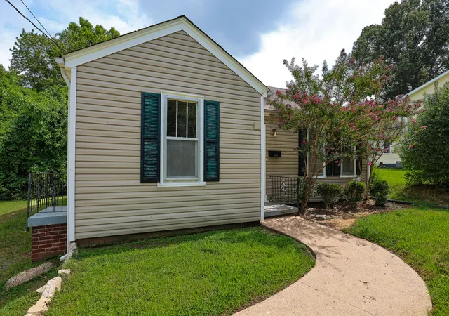 Photo 3 of Single family home for sale at 2832 Clark St, Paducah, KY 42001 | MLS# 26022293 | Listing updated on 2026-09-15