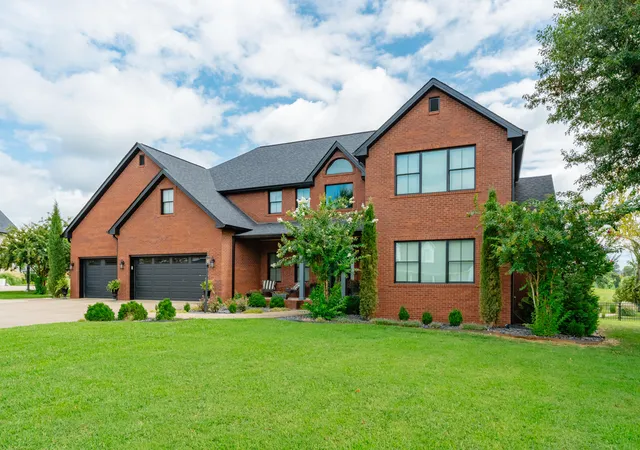 Photo 2 of Single family home for sale at 409 Holly Ln, Princeton, KY 42445 | MLS# 26022497 | Listing updated on 2026-08-19