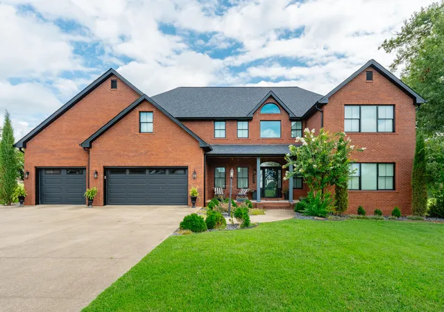 Photo 2 of Single family home for sale at 409 Holly Ln, Princeton, KY 42445 | MLS# 26022497 | Listing updated on 2026-08-19