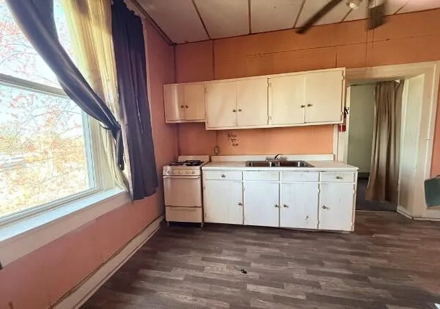 Listing Photo 5 - Condo for sale in building located at 702 S Clay St, Hopkinsville, KY 42240
