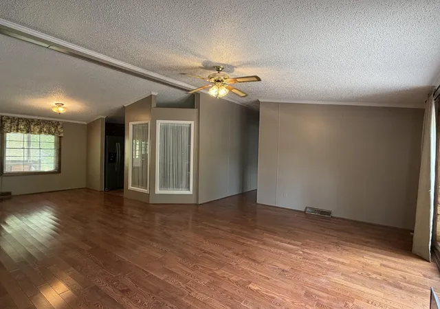 Photo 3 of Sale Pending at 104 Fuson St, Evarts, KY 40828 | MLS# 26022004 | Listing updated on 2026-09-18