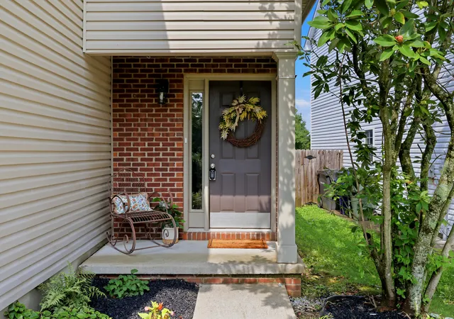 Photo 3 of Sale Pending at 3981 Winthrop Dr, Lexington, KY 40514 | MLS# 26021997 | Listing updated on 2026-09-14